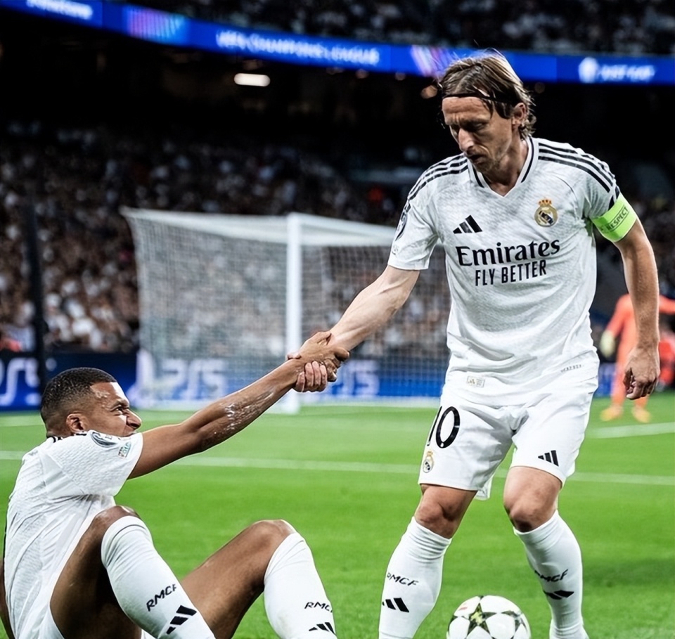 热刺：失去三冠的背后，何以沦落至英超第14？