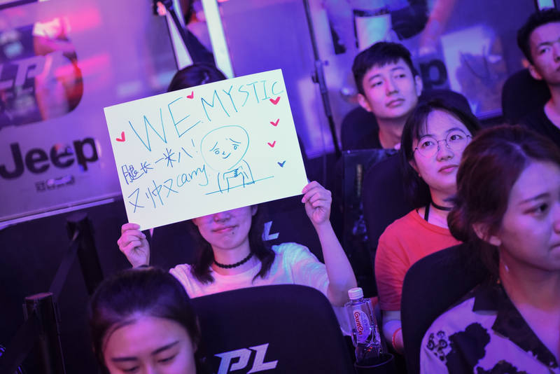 OG 从 Virtus.pro 租借 FL4MUS;